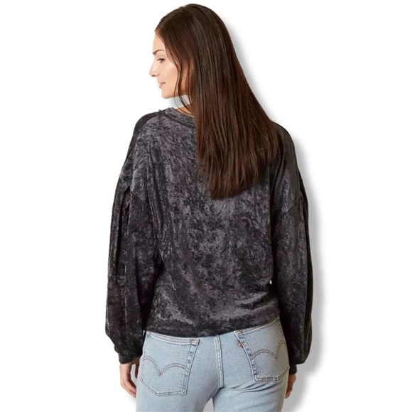 We The Free Tops - We The Free People Milan Blue crushed velvet top sweatshirt size Small